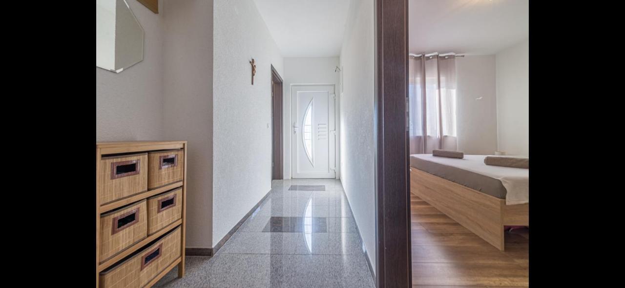 Aurum Luxury Apartments Vir Exterior photo
